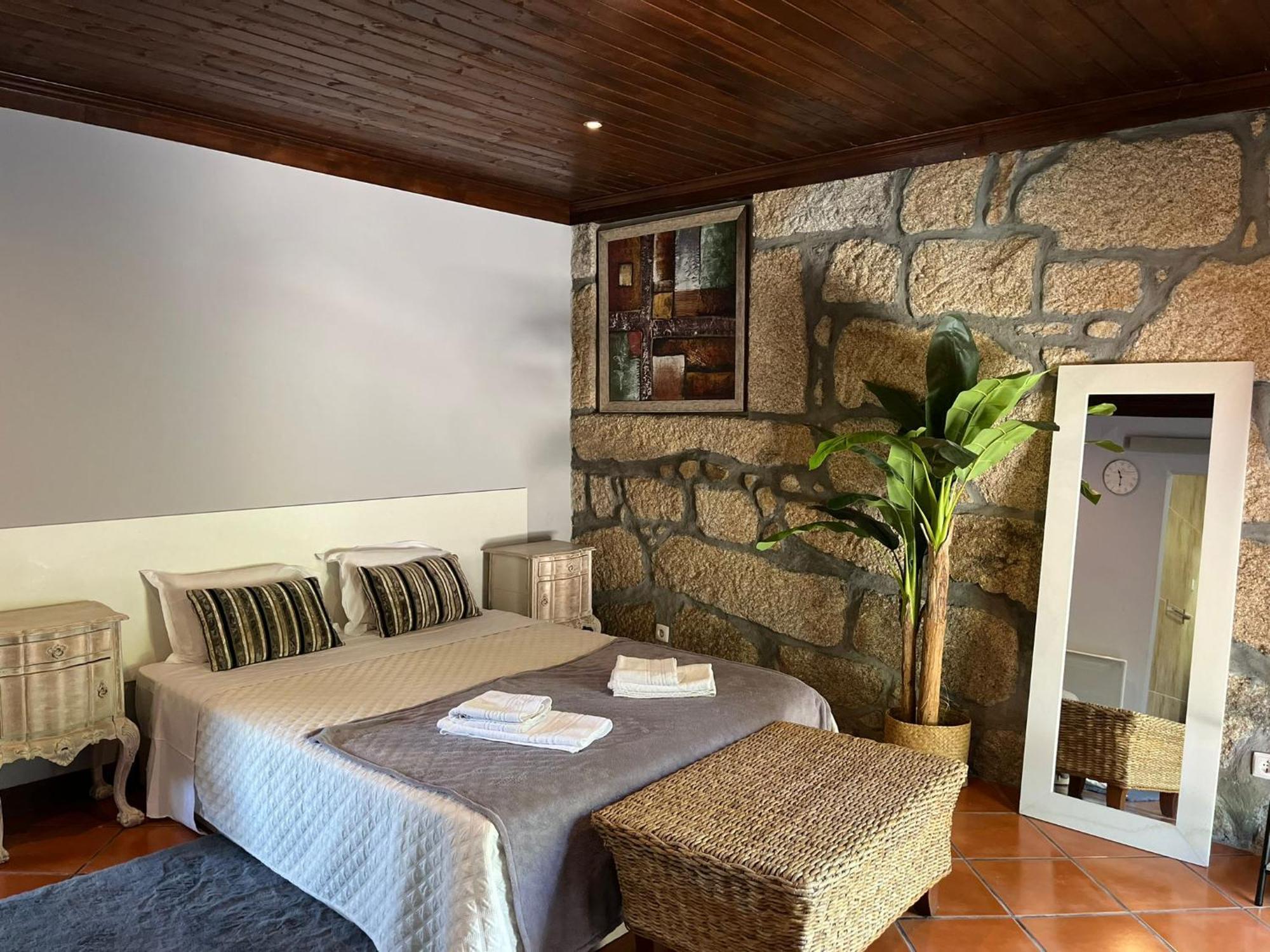 Quinta Santo Antonio Do Rio Farm stay *