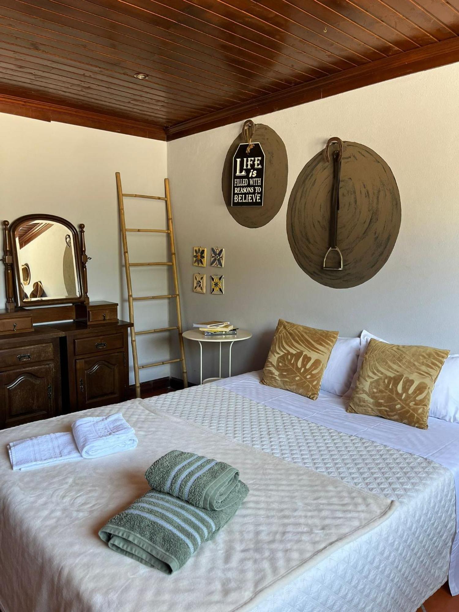 Farm stay Quinta Santo Antonio Do Rio Celorico Da Beira